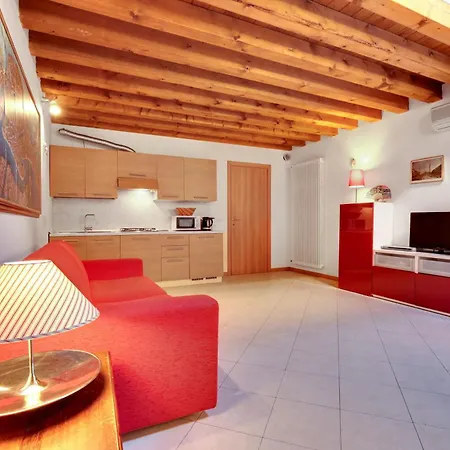 Apartment Auf Zwei Ebenen Mitten In *