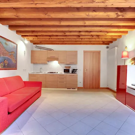 Apartment Auf Zwei Ebenen Mitten In Venice
